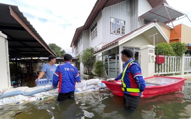 ทิพยประกันภัย ลงพื้นช่วยเหลือผู้ประสบภัยน้ำท่วม จ.อุบลราชธานี