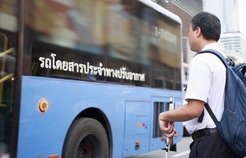 FWD ประกันชีวิต เปิดตัวแคมเปญ “The Talkable Bus Shelter ป้ายรถเมล์พูดได้”ครีเอทีฟโซลูชั่นเพื่อผู้ที่มีความจำกัดทางการมองเห็น