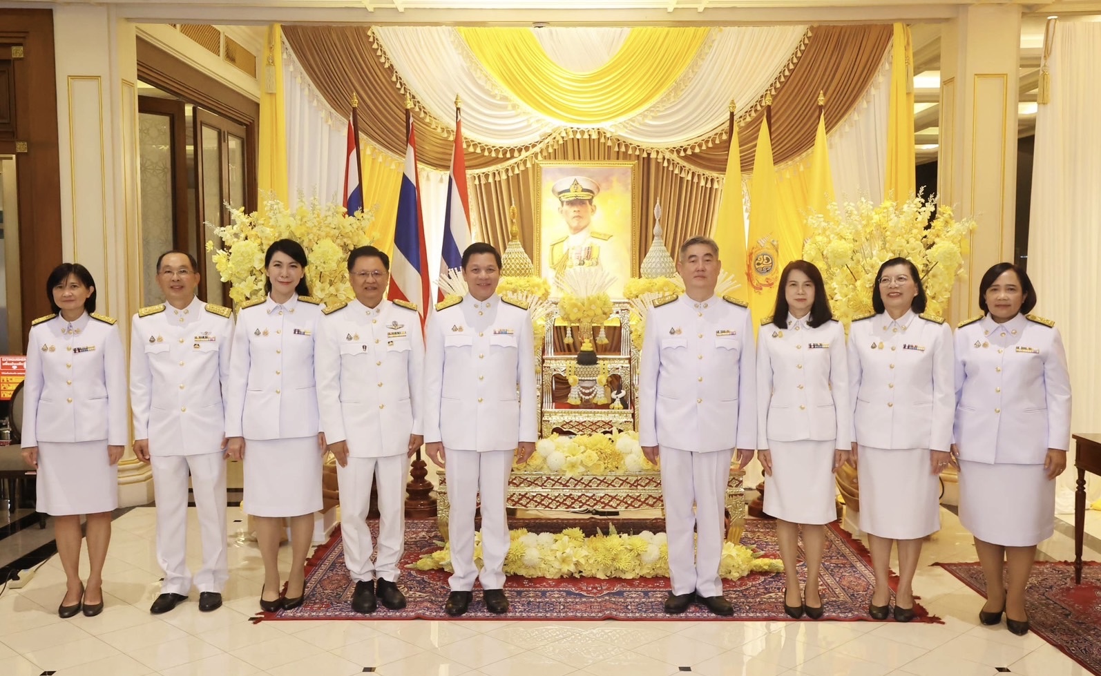 ออมสิน ทำบุญตักบาตรถวายเป็นพระราชกุศล เนื่องในโอกาสวันเฉลิมพระชนมพรรษาพระบาทสมเด็จพระเจ้าอยู่หัว